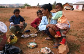 Souveraineté alimentaire et désendettement Souveraineté alimentaire et désendettement